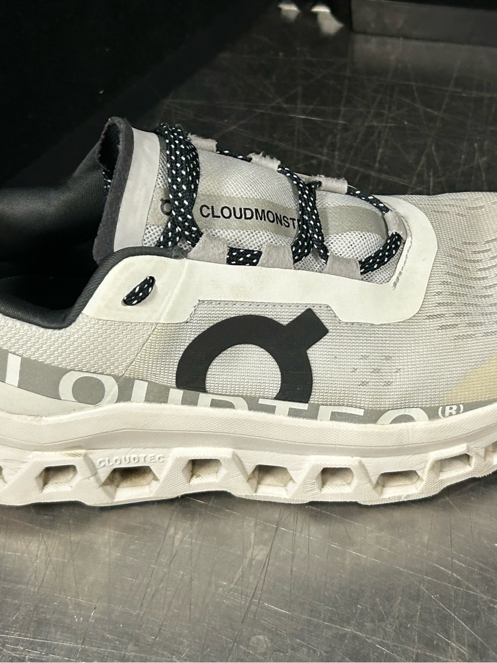 On Cloud Size 8 Women - Picture 7 of 9